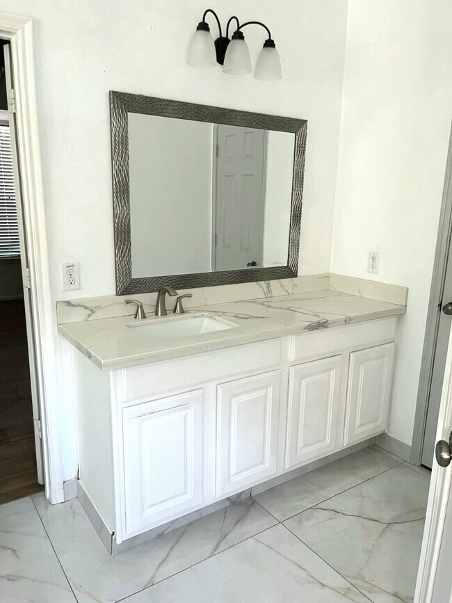 Building Photo - 2302 Cantabria Ln