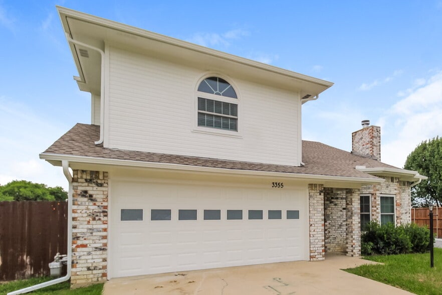 Building Photo - 3355 Brooke St