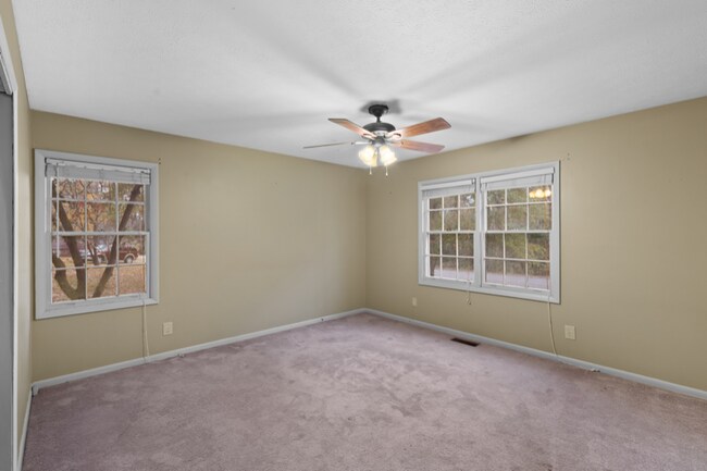 Building Photo - 311 Hillcrest Ct