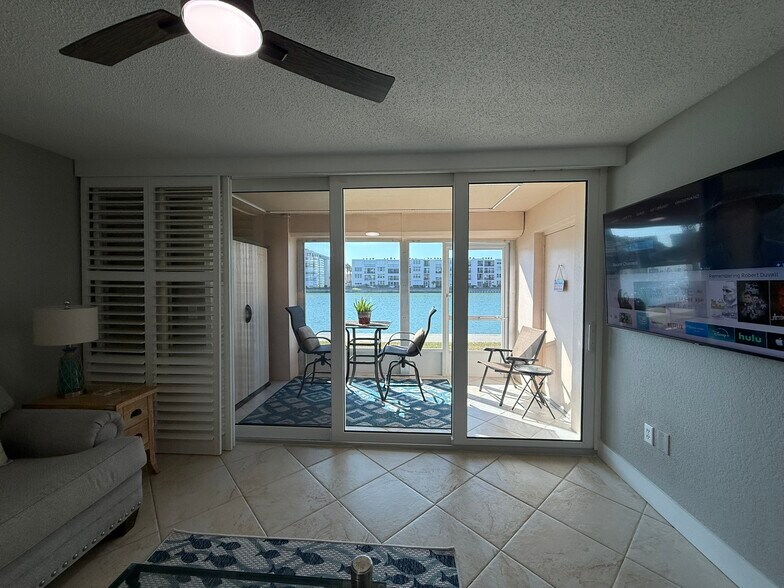 Patio - 7560 Bay Island Dr S