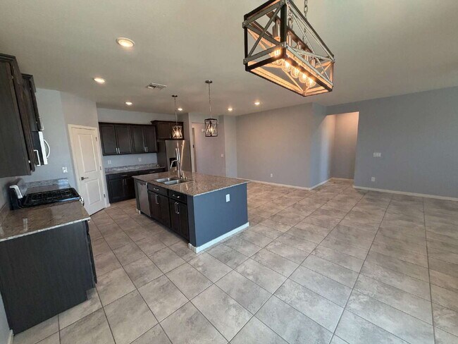 Building Photo - 7214 E Gamebird Way