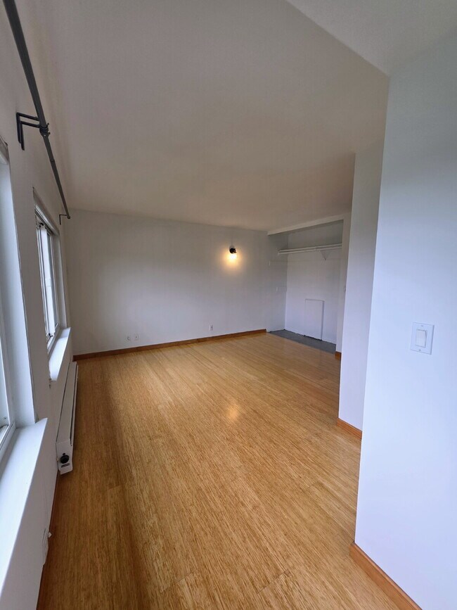Building Photo - Stylish Downtown Santa Cruz Condo – Fully ...