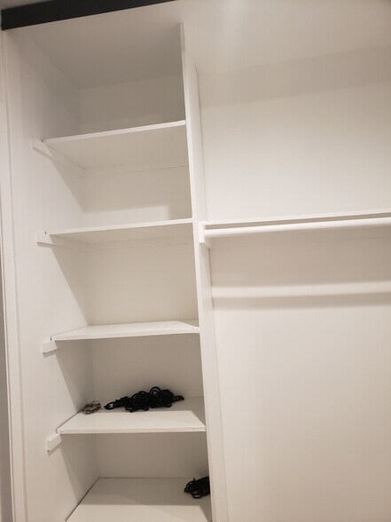 Building Photo - 2323 Huntington St