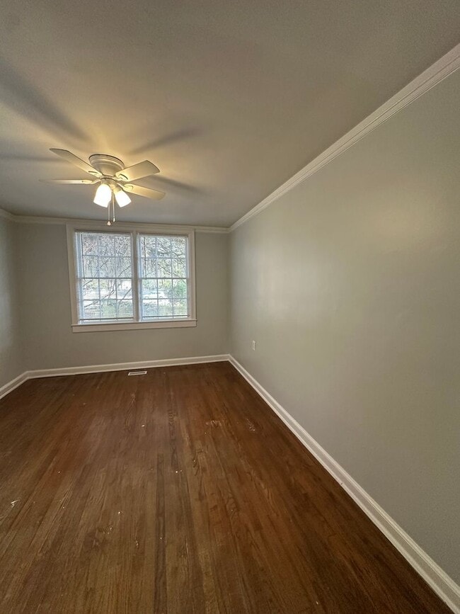 Building Photo - 2940 Oleander Dr