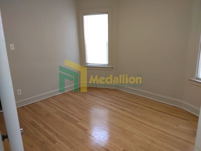 Building Photo - 9418 S Ada St