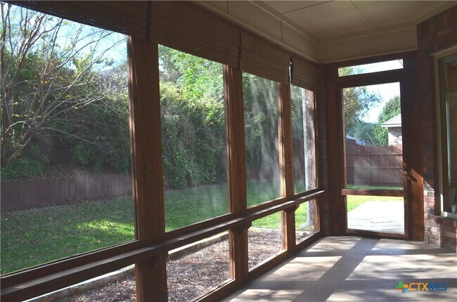 Building Photo - 1804 Iron Jacket Trail