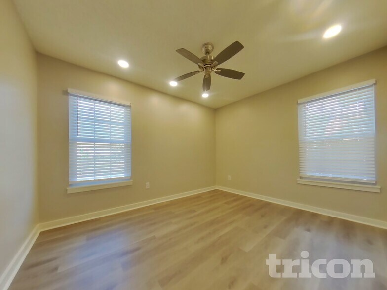 Building Photo - 316 E Citrus St