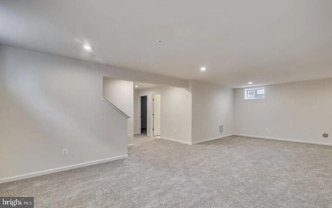 Building Photo - 1113 Saxton Dr