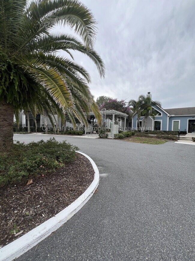 Building Photo - 3700 Idlebrook Cir