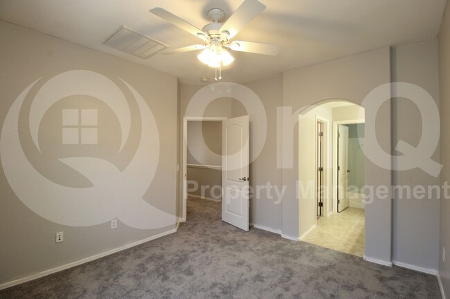 Building Photo - 4769 E Thunderheart Trail