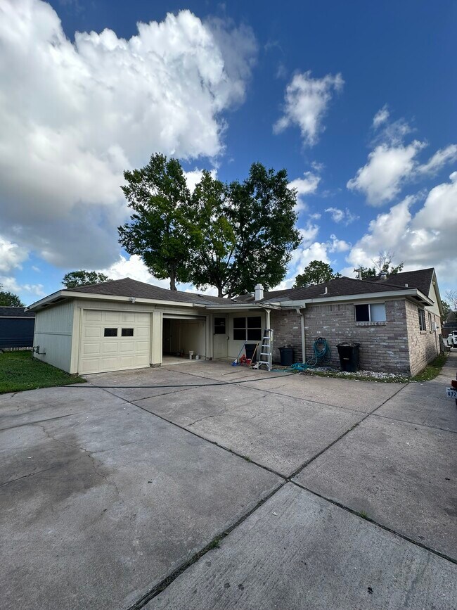Building Photo - 11702 Brighton Ln