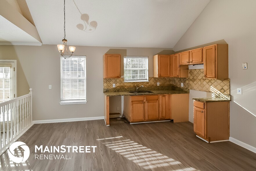 Building Photo - 200 Teak Ln