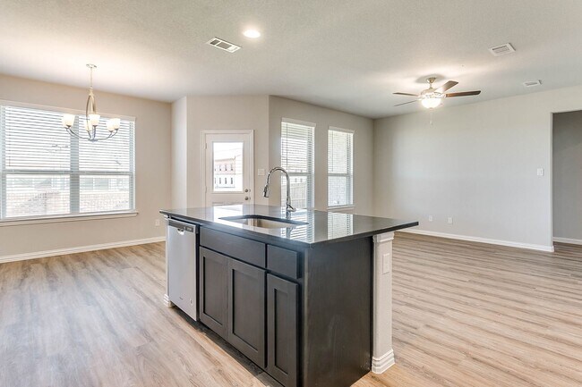 Building Photo - Perfect for Your Growing Family! 1/2 off first Month