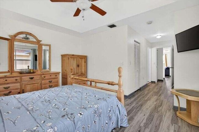 Building Photo - 4131 Eastridge Cir