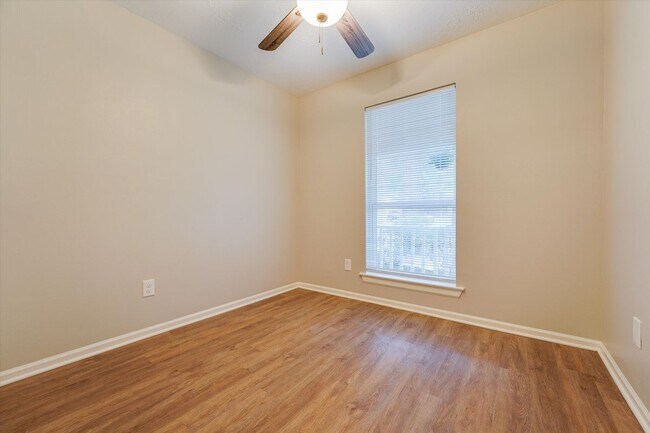 Building Photo - 21 E Brookberry Ct