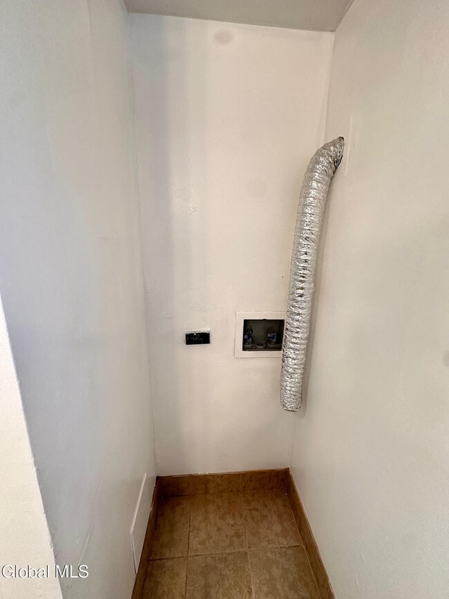 Building Photo - 3134 6th Ave