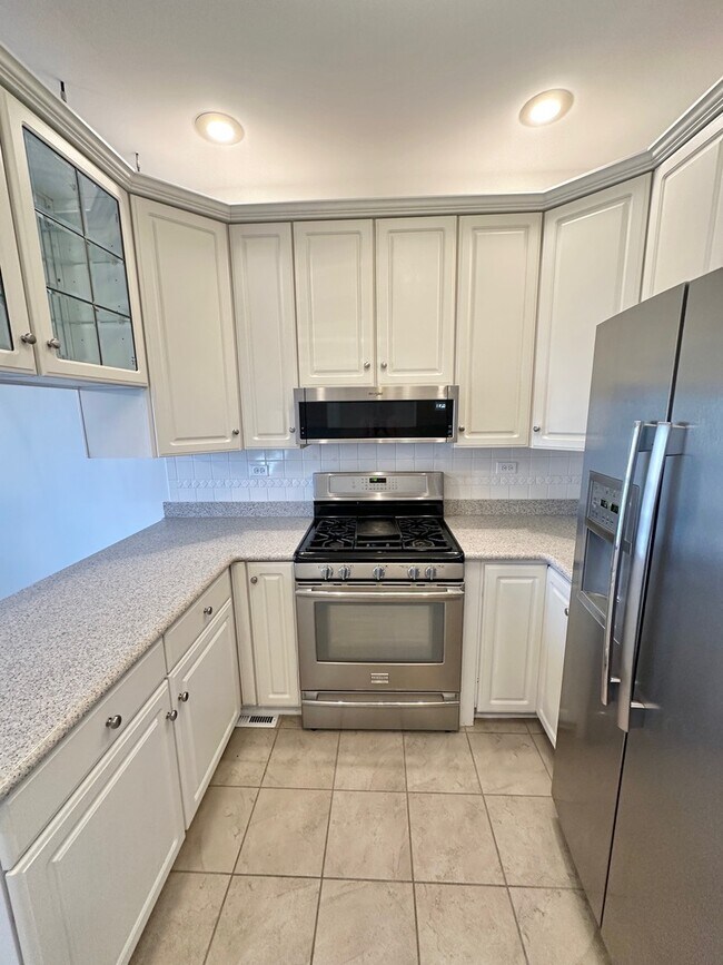 Building Photo - 224 Charlotte Pl