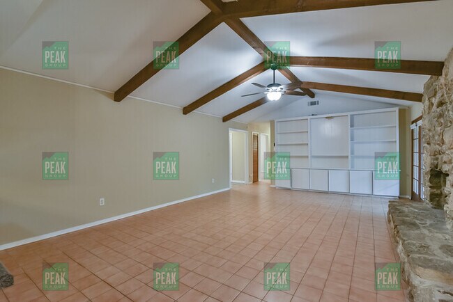 Building Photo - 3.2.2  2212 sq ft Wedgwood Area