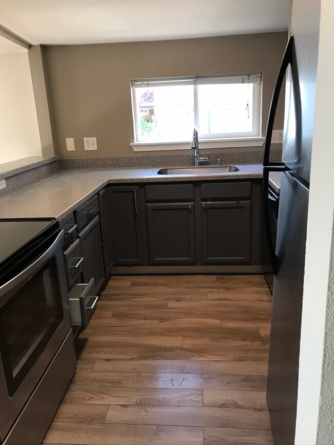 Kitchen - 916 Martin Luther King Jr Way S.
