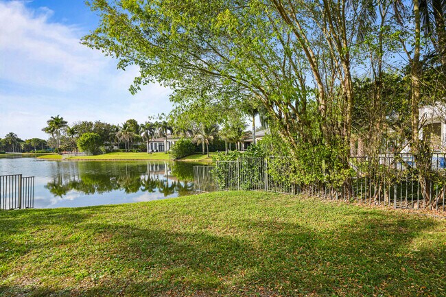 Building Photo - 3201 E Stonebrook Cir