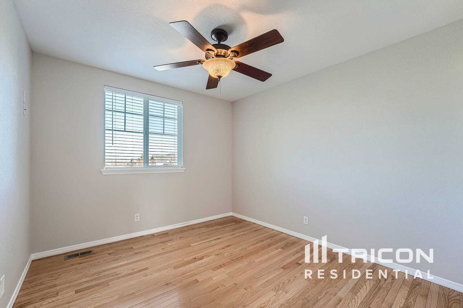 Building Photo - 1220 Sunset Way