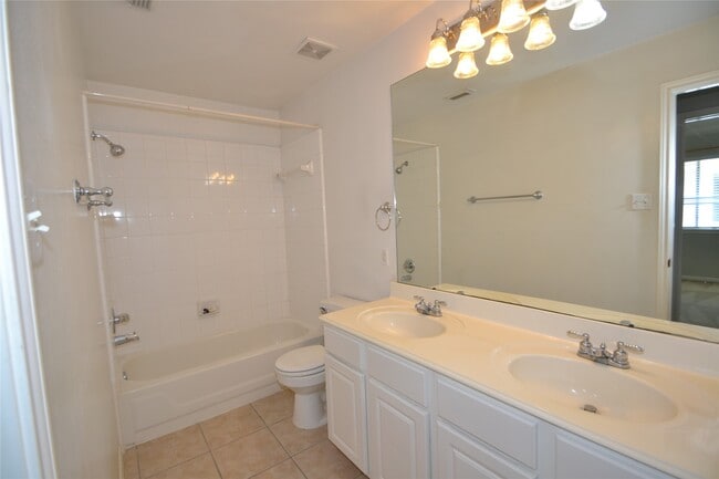 Building Photo - 15307 Amesbury Ln