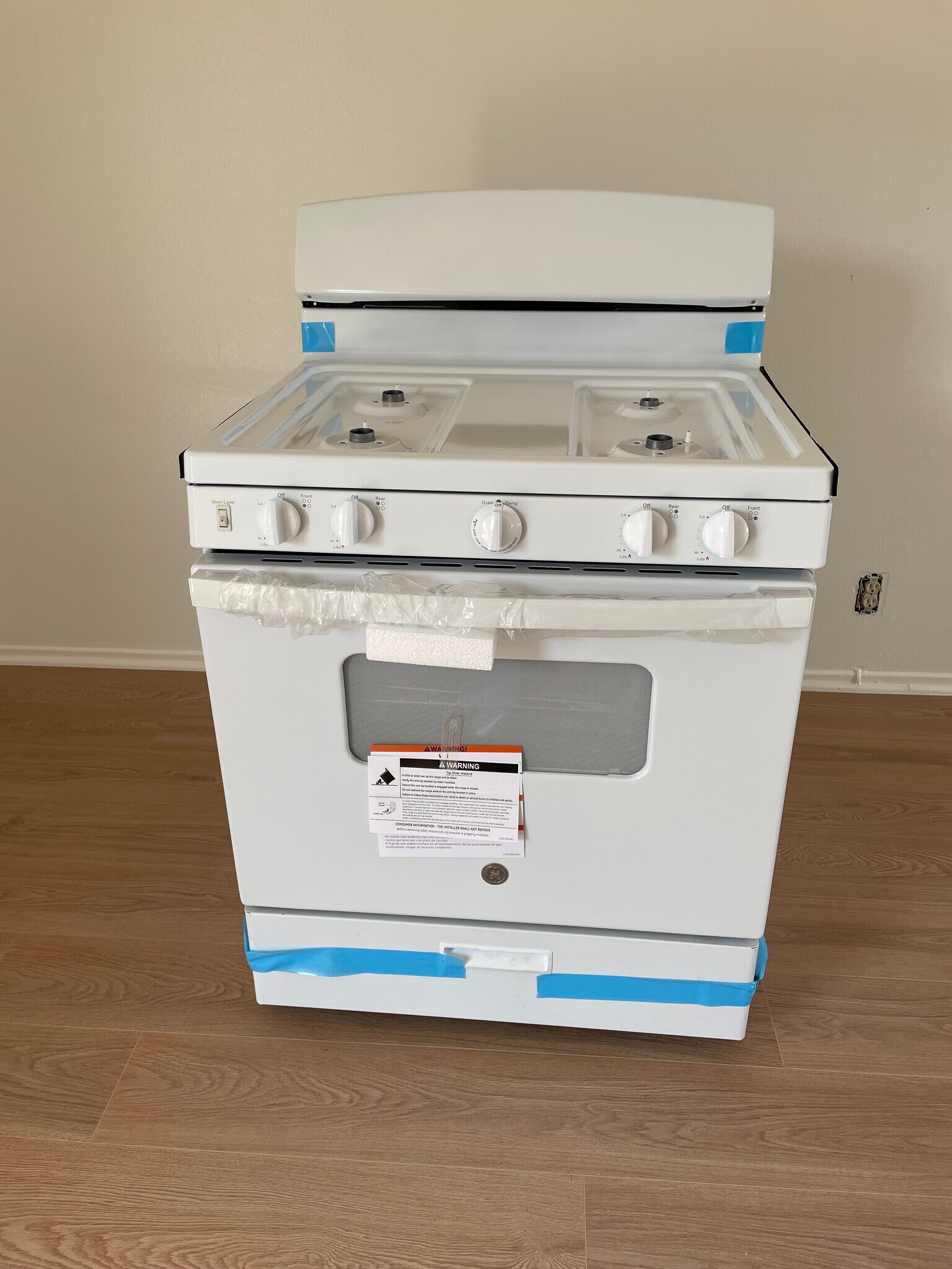 New Stove (Not Installed yet) - 3155 Rosecrans Ave