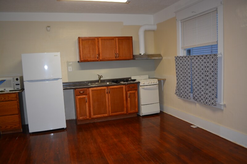 Primary Photo - 1654 Miller St