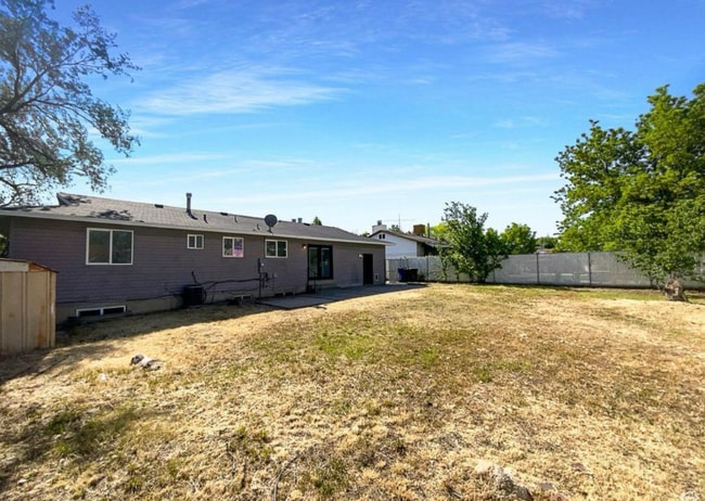 Building Photo - 5644 3850 W