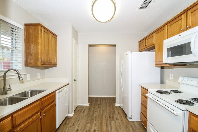 Building Photo - 1201 Paco Trail