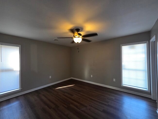 Building Photo - 5787 Northland Dr