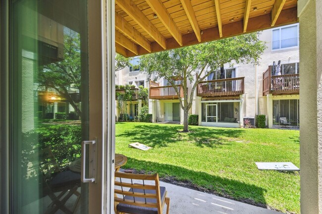 Building Photo - 3174 Bayshore Oaks Dr