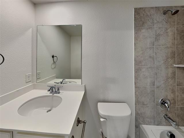 Building Photo - 2431 Klamath Dr
