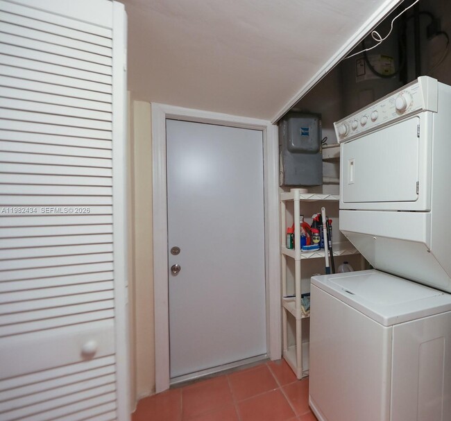 Building Photo - 229 Candia Ave