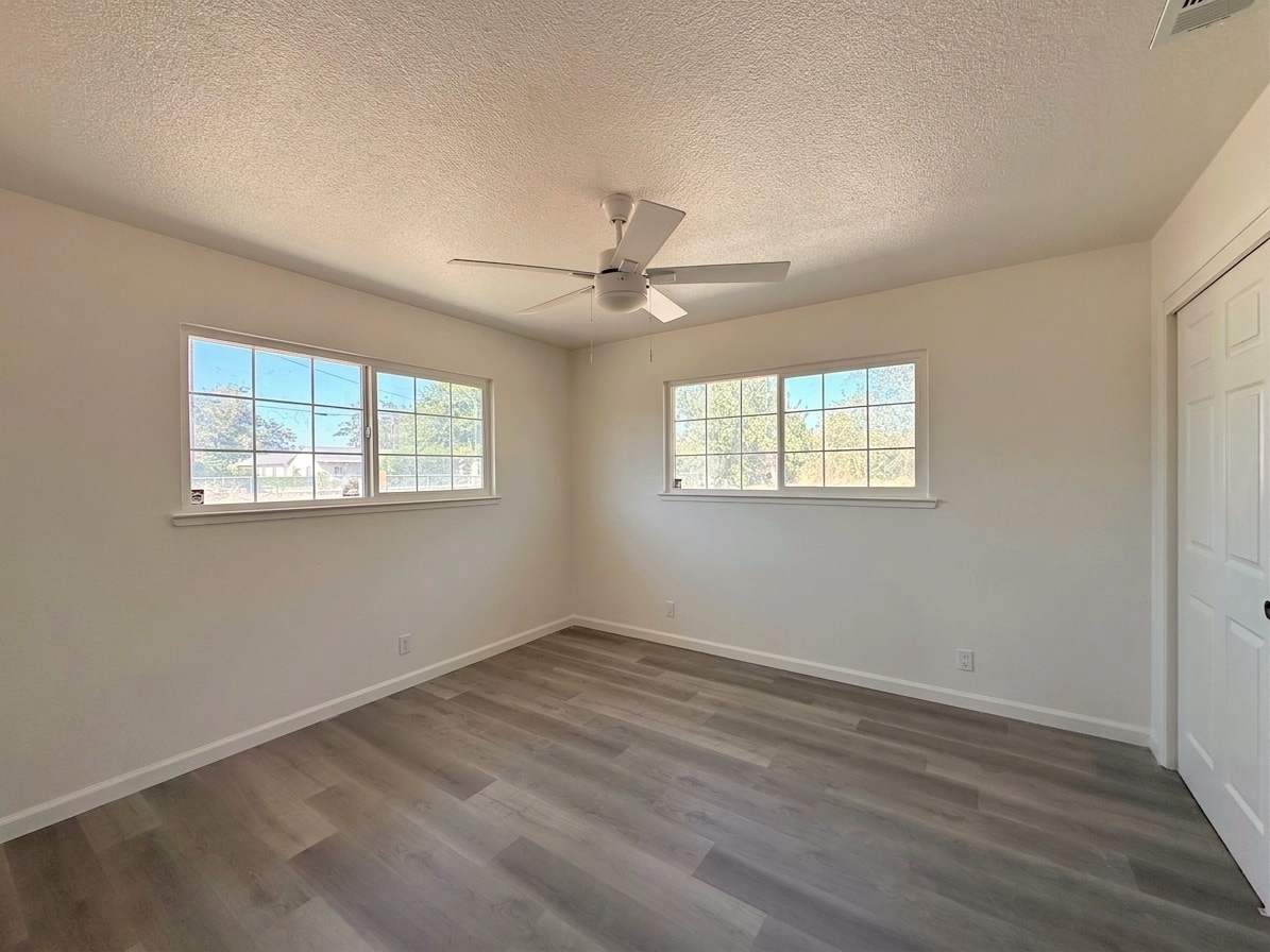 Building Photo - 15050 Cottage Ave