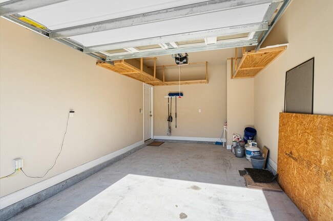 Building Photo - 8890 White Ibis Way