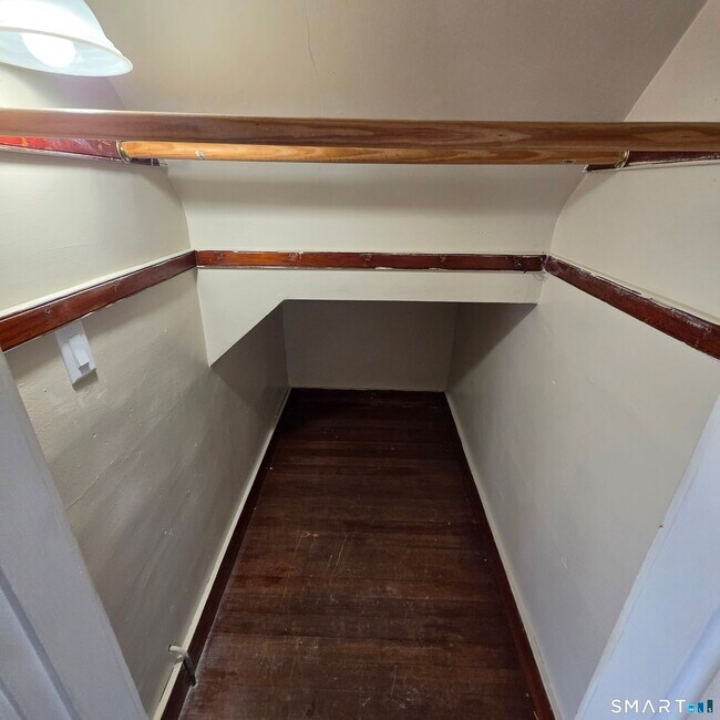 Building Photo - 142 Oakland Terrace
