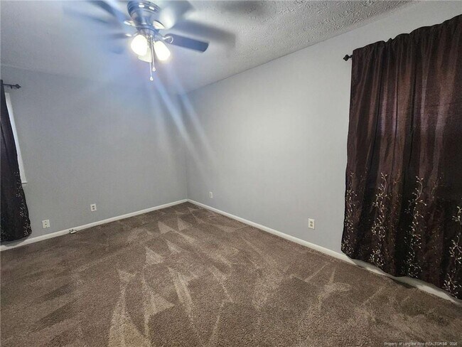 Building Photo - 2296 Ridge Manor Dr
