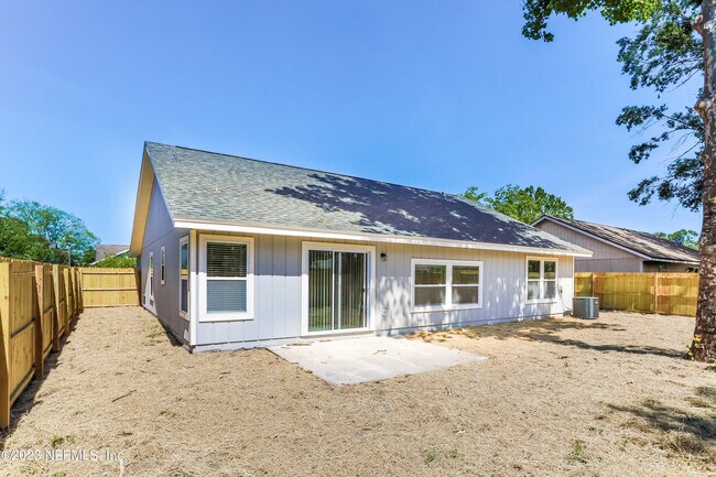 Building Photo - 7871 Moss Pointe Trail E