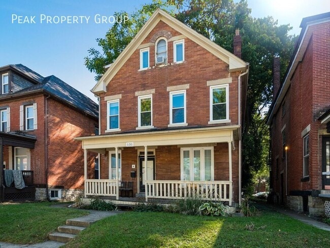 Building Photo - 131 W 8th Ave