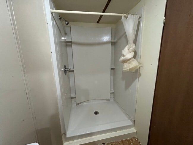 Building Photo - 3 Bed 2 Bath Mobile Home W/ Many Amenities...
