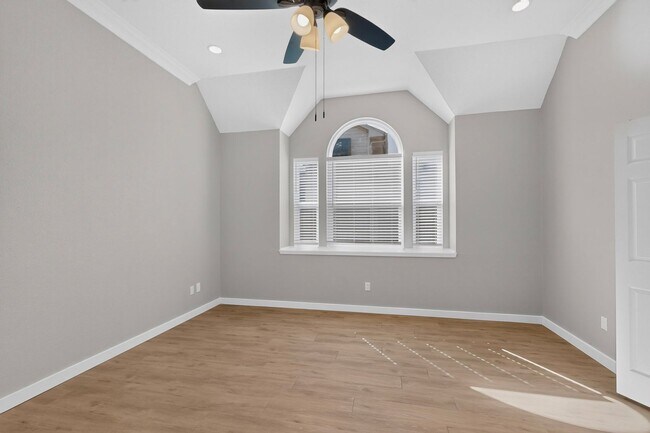 Building Photo - 720 Cliffmoor Dr