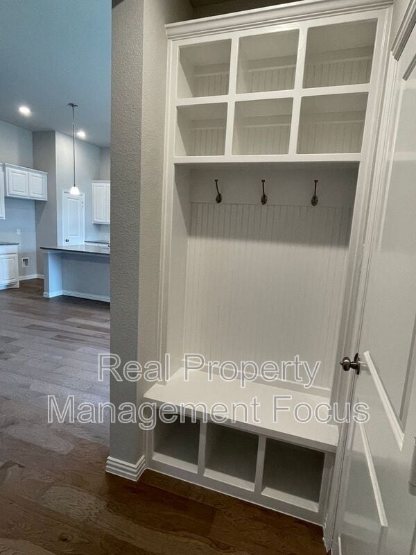 Building Photo - 13969 Falcon Ranch Dr