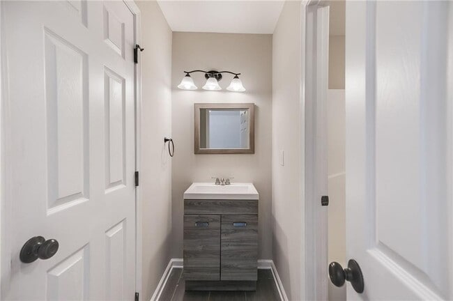 Building Photo - 960 N Grand Ave NW