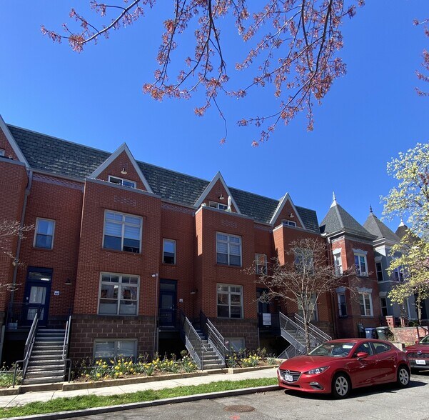 Building Photo - 2022 Flagler Pl NW