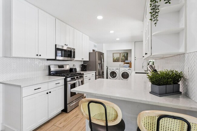 Building Photo - 7616 E 3rd St