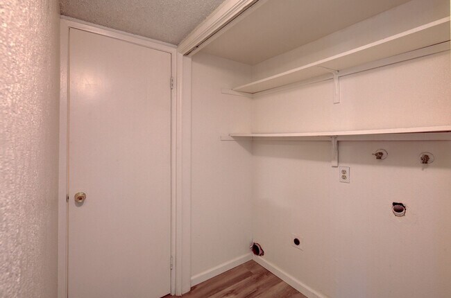 Building Photo - 4676 E Alamos Ave