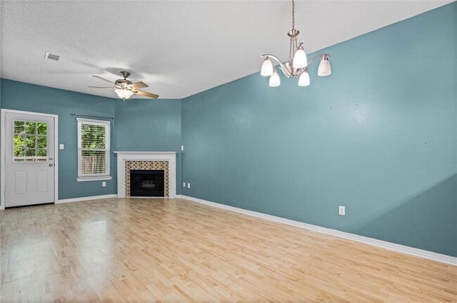Building Photo - 732 Willow Bridge Dr W