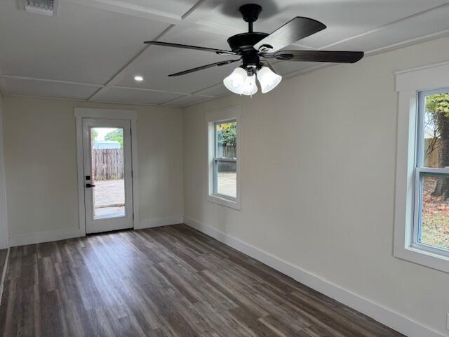 Building Photo - 712 Elise Ln