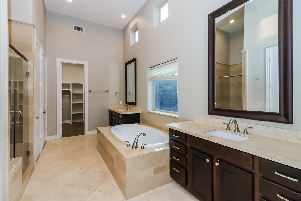 Building Photo - 8724 Kempwood Dr